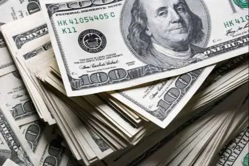 Portada: el dólar supera por primera vez los bs 10 desde la implementación del tipo de cambio flexible