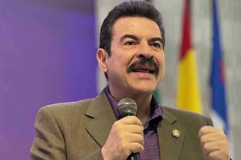 Portada: manfred reyes villa alerta sobre la iliquidez del estado y plantea reunión de alcaldes con el gobierno para enfrentar la crisis económica