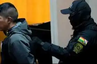 Portada: delincuente asalta una cooperativa en la guardia, reduce al guardia de seguridad y huye con el dinero