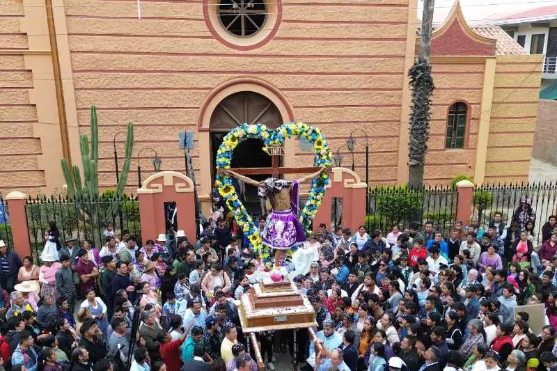 Portada: el alcalde ing. milton gonzales presenta la agenda de seguridad y logística para la festividad del señor de burgos y el aniversario de mizque