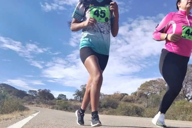 Portada: mizque alista la maratón «corriendo por los 423 años» con distancias de 42k, 21k y 10k