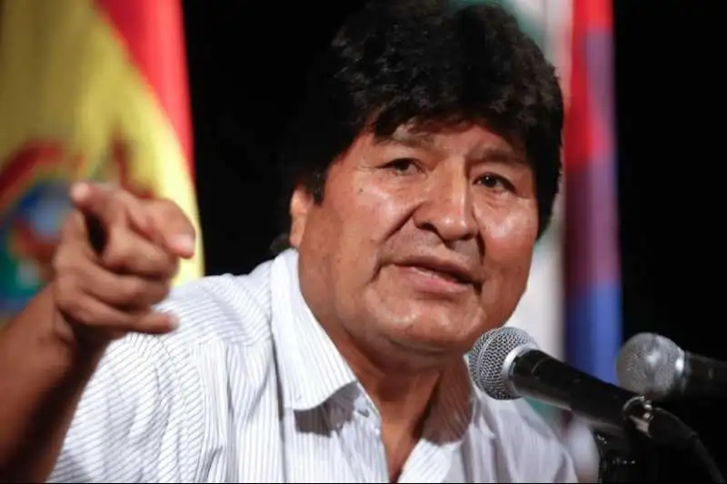 Portada: ministro de defensa pide a evo morales presentarse ante la justicia y evitar un “derramamiento de sangre”