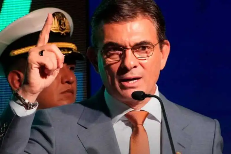 Portada: rodrigo paz anuncia apertura de la importación de combustibles y plantea un nuevo modelo de abastecimiento