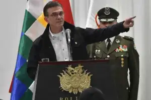 el presidente rodrigo paz promulga ley de estados de excepción en bolivia 