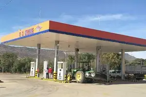 cisterna con combustible llega a mizque por ruta alterna habilitada mediante paso humanitario
