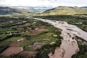 radio esperanza (mizque) | comunidades de capitana, qunchupata y qullpa exigen protección de las vertientes del río solterito