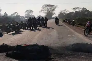 tercer día de bloqueo en san pablo: productores mantienen cerrada la ruta entre santa cruz y beni