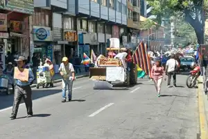 campesinos y cocaleros marchan en cochabamba y exigen la abrogación del decreto 5676