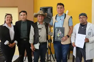 sedes posesiona a nuevo director del hospital carmen lópez de aiquile