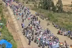 totora se suma a las protestas nacionales 