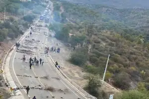 omereque se mantiene firme: exige la renuncia de rodrigo paz y el bloqueo sigue sin tregua